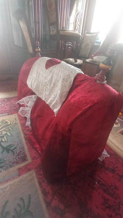 Бешик сотилади, хамма нарсаси бор.