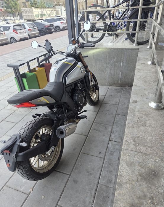 Motosikl sotiladi Cf moto clx 700