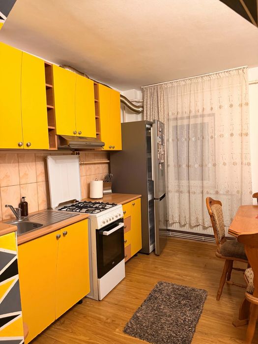Apartament cu 2 camere de vanzare Caracal zona HCC