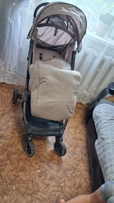 Продам летнюю коляску