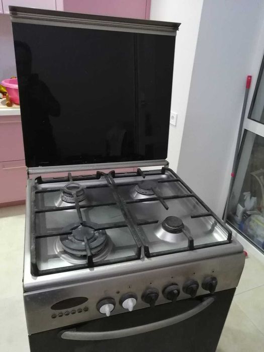 Продам газовую плиту Bosch