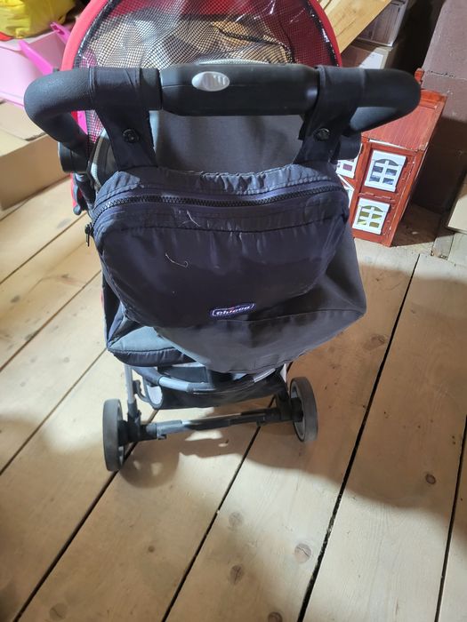 Vind cărucior de copii marca Chicco