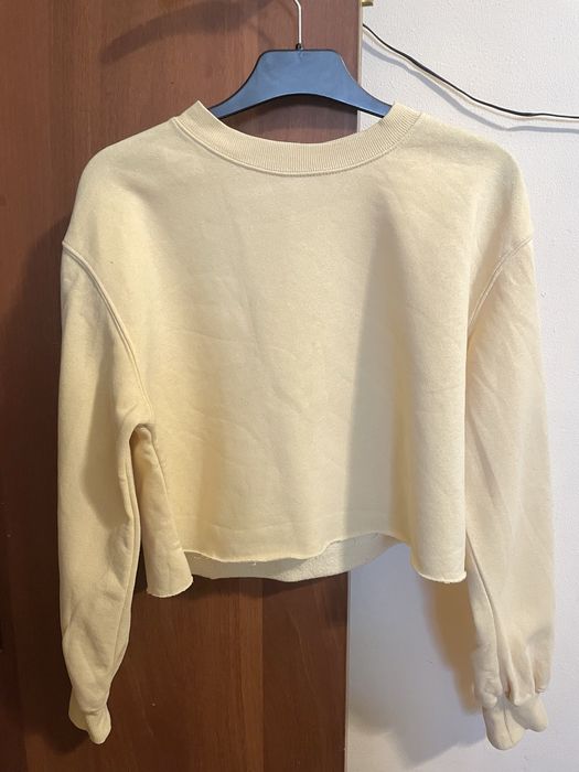 свитшот желтый укороченный