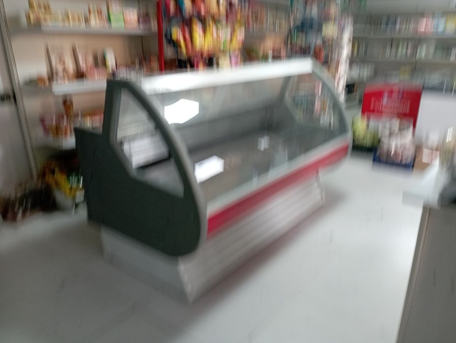 Холодильник витринный