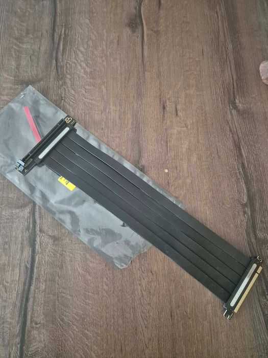 PCIe 4.0 x16 Riser Cable за видеокарта - 20/30/40/50 см