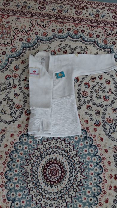 Продам кимано Адидас