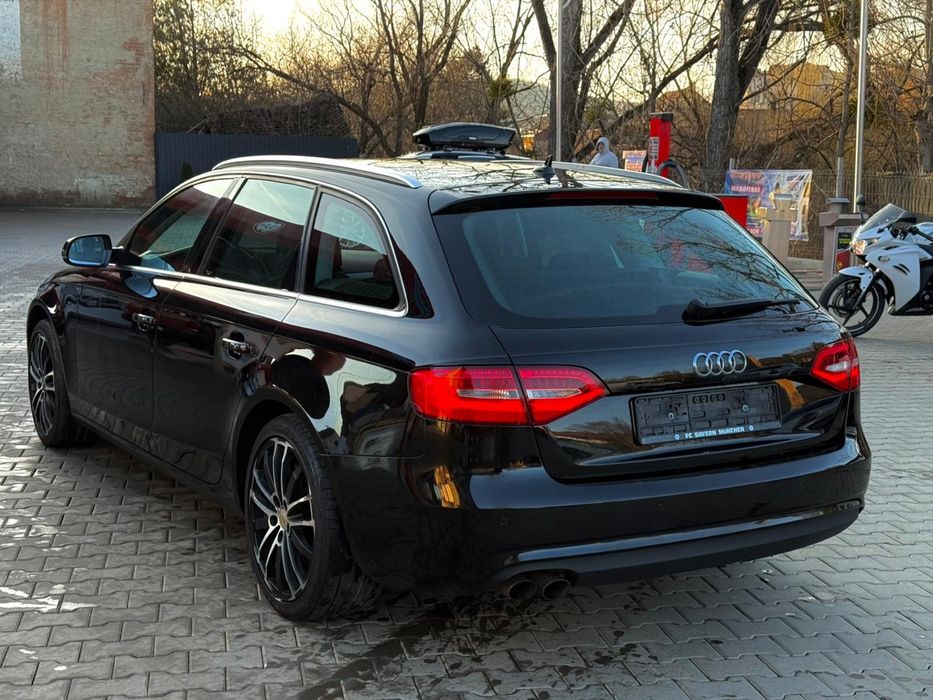 Audi a4 b8.5 facelift  2.0tdi 177cp Quattro (4x4) xenon/led navigatie