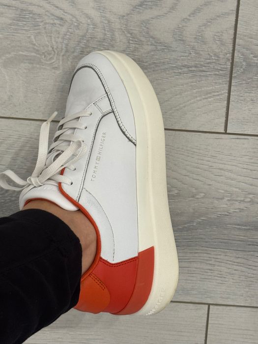 Adidasi dama piele naturala Tommy Hilfiger marimea 39