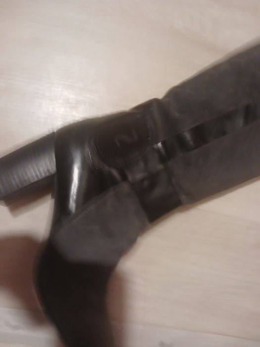 Продам женские сапоги