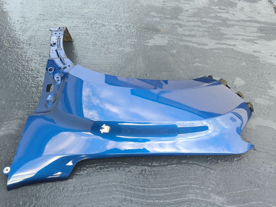 Aripa față stânga Dacia Duster 2 Capitonaj capotă