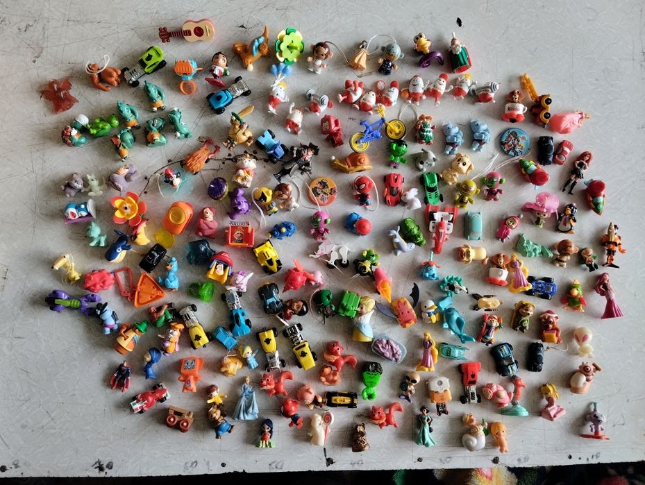 Игрушки продам .