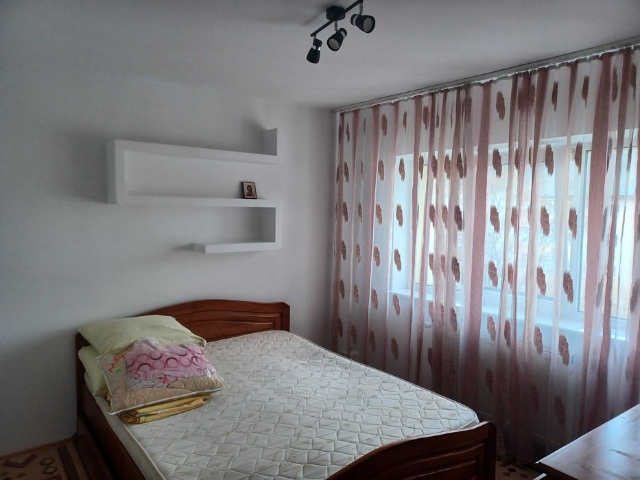 Vand apartament 3 camere