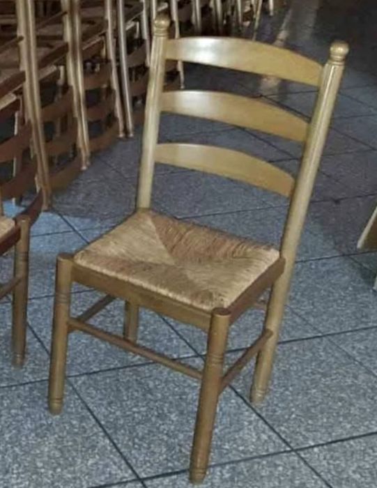 Scaune din lemn masiv cu șezut din ratan