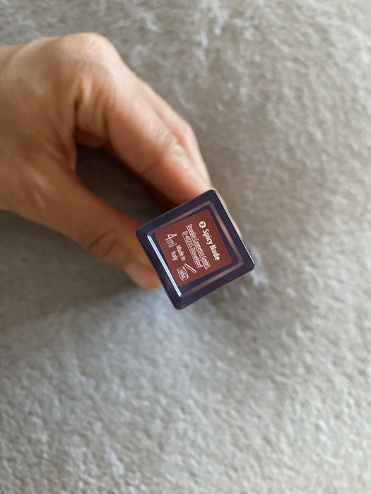 Ruj lichid mat Douglas