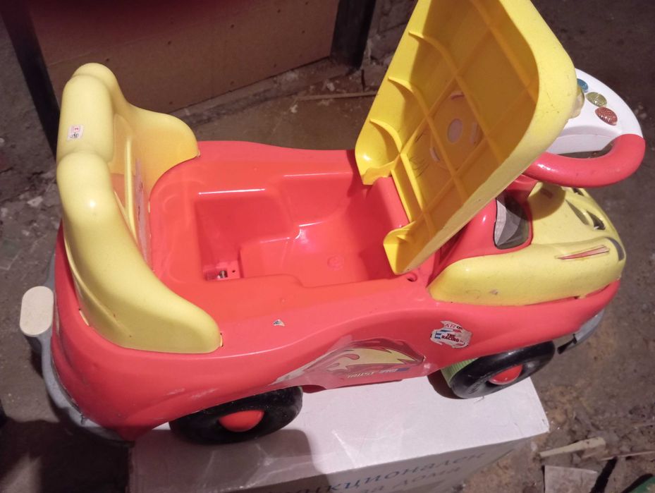 Детска кола за бутане