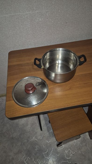 Кострюля продаю.