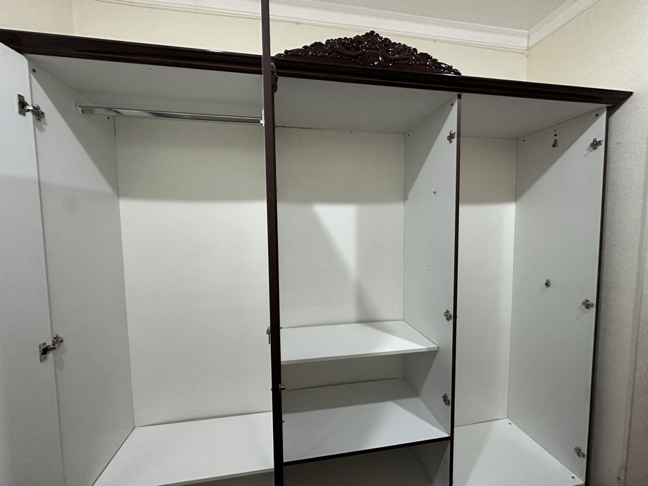 Продам шкаф в прихожую