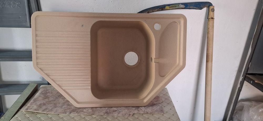 Раковина керамическая