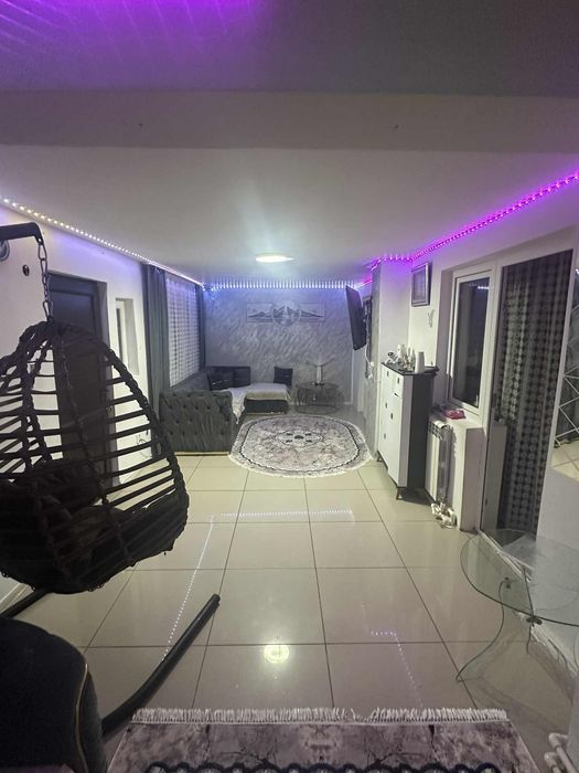 Aparament de vanzare cu 3 camere