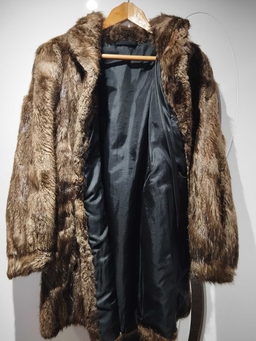 Палто с естествен косъм от бобър.