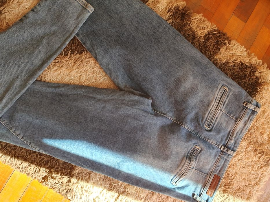 Дамски дънки със странични джобове