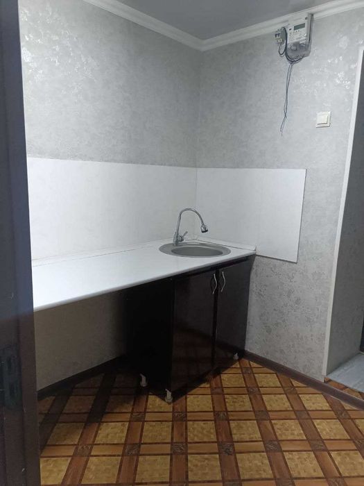 ПРОДАЁТСЯ своя! 1/1/4. общая пл 18м2. бывшее общежитие.