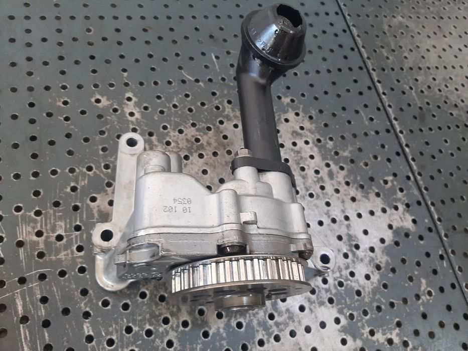 pompa ulei 1.6 tdi cay  vw passat b6 caddy 3 golf 6 audi a3 8p1 seat altea 5p ibiza 4  03l115105c