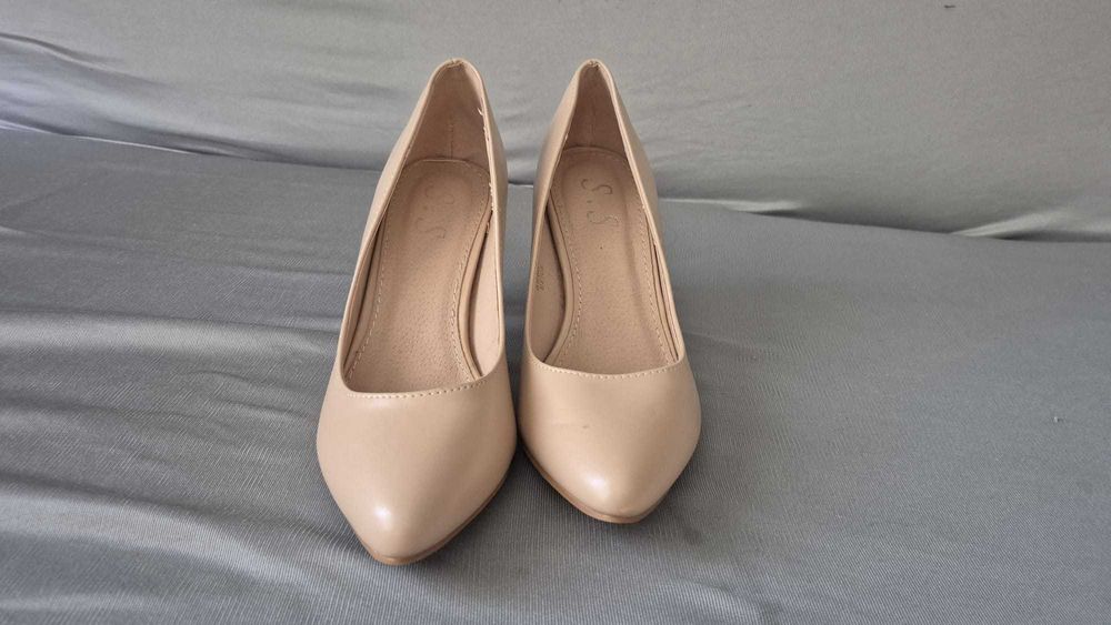 Pantofi dama cu toc,marimea 35