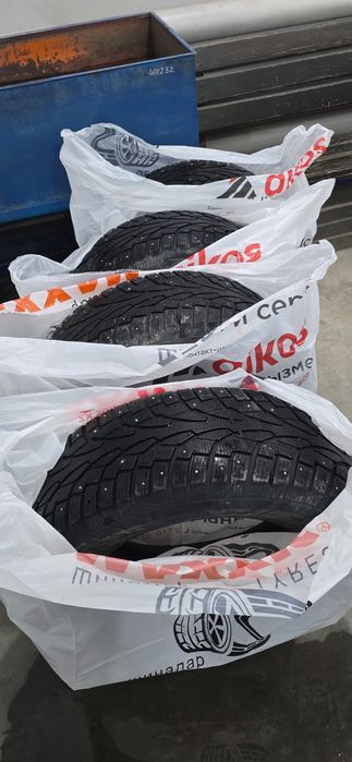 Продам шины  от крузака