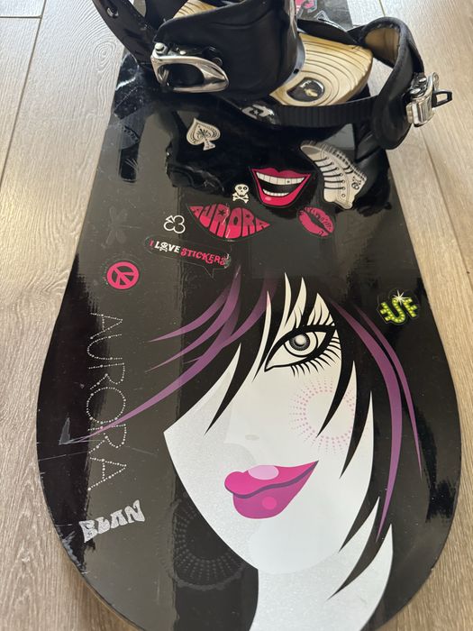 Сноуборд продам крпелние +борд + ботинки