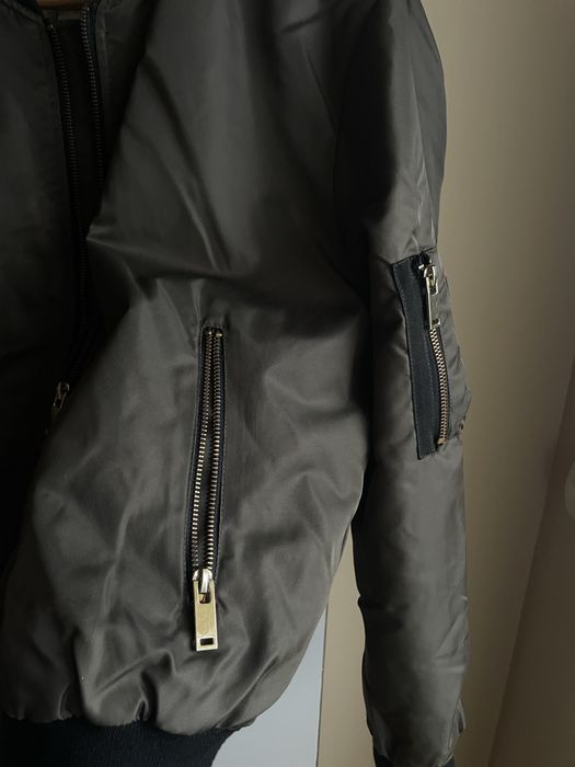 Бомбър късо яке на Zara