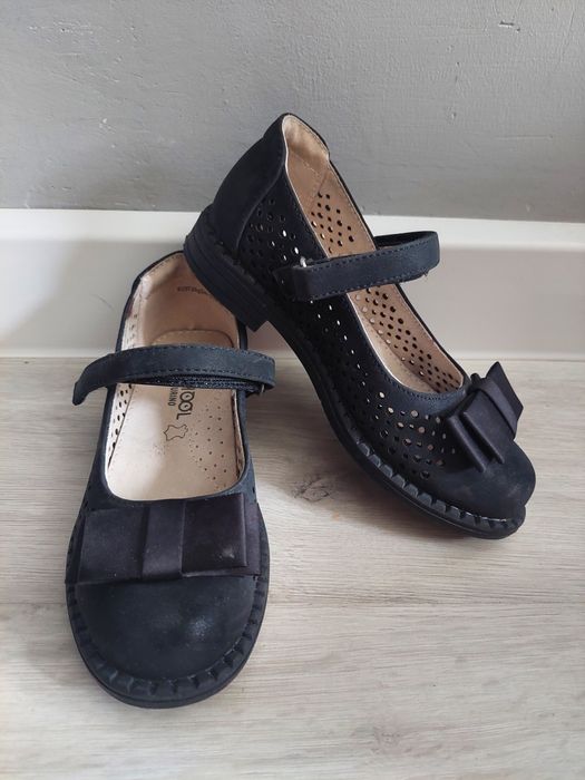 Продам туфли для девочки