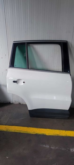 Usa dreapta spate volkswagen vw tiguan 2.0 tdi 2010 cod culoare LB9A