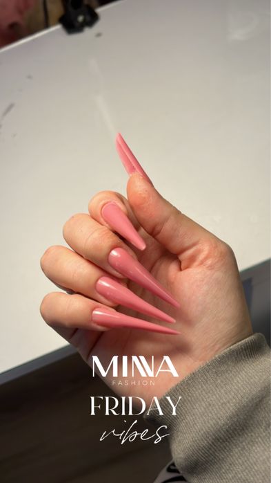 Locuri libere, manichiura