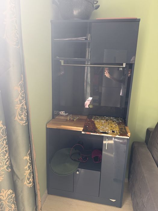 Шкаф бля балкона