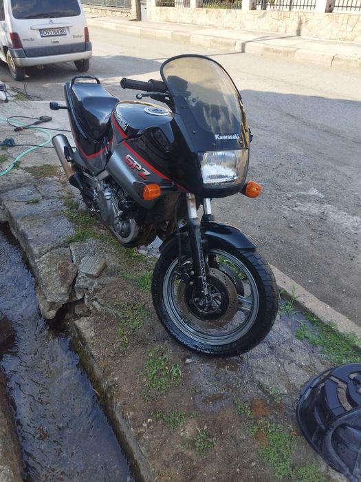 Kawasaki GPZ 500s на части