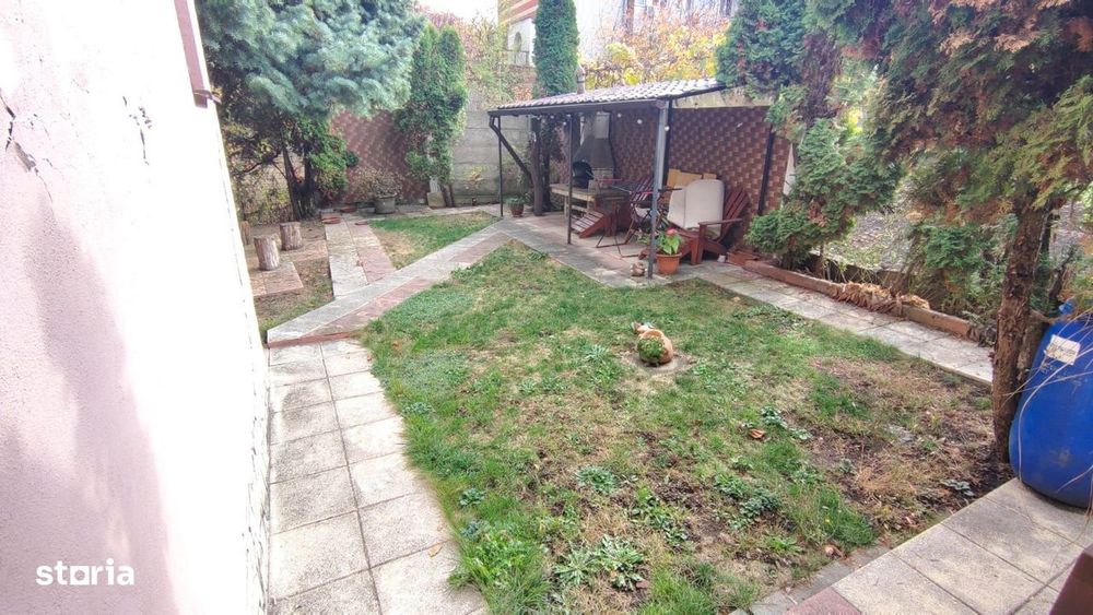 Vila impunatoare in Andrei Muresanu, D+P+M, teren 475 mp