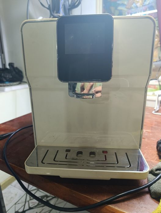 Nasiya. Professional coffemashinalari sotiladi. Продам Кофемашину.