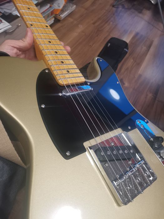 Продавам електрическа китара