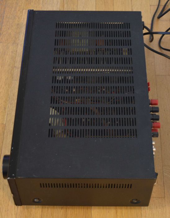 Усилвател/Ресийвър DENON AVR 900-ТРАНЗИСТОРЕН