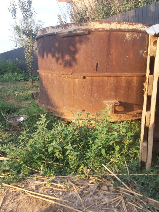 Продам Советскую прочную Емкость