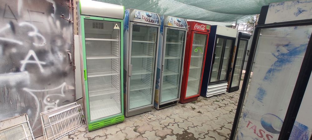 Холодильники стеклянные для напитков