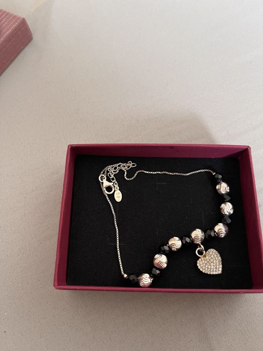 Гривна сребърна сърце подарък