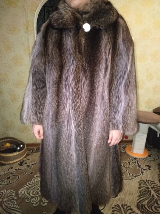 Шуба енотовая, р-р 52