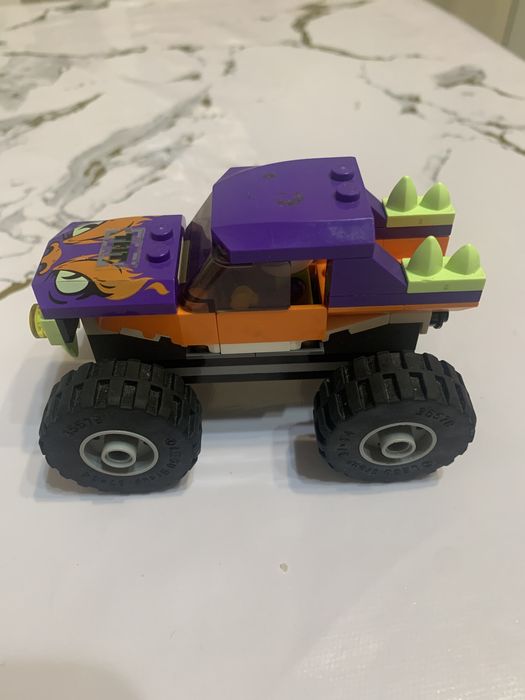 Монстр-трак и темой LEGO® City