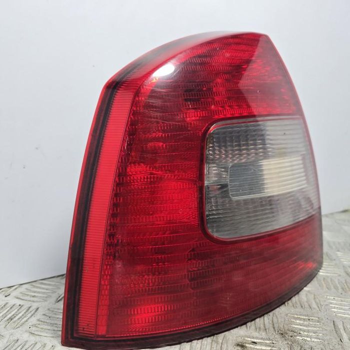 Stop aripa stanga Skoda Octavia 2 facelift