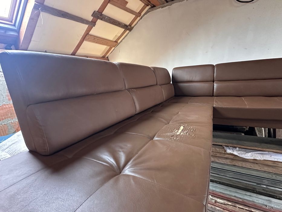 Colțar maro de piele