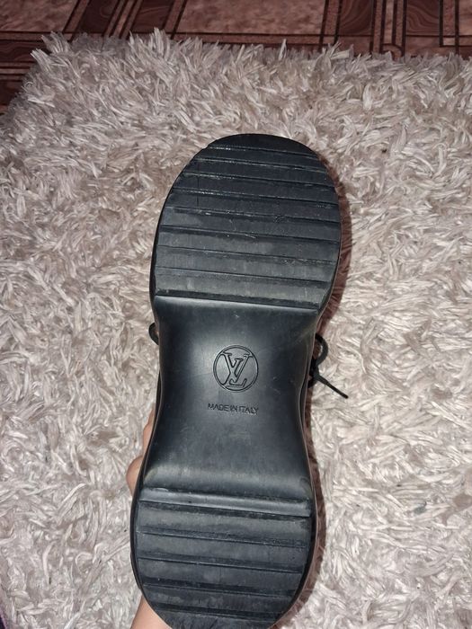 Adidasi Louis Vuitton