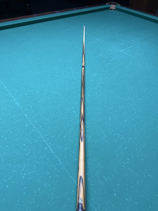 В продаже кий ручной работы