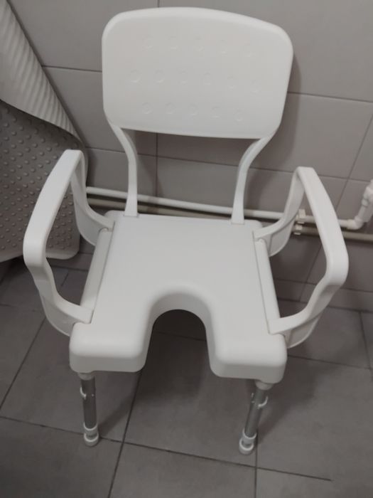 Scaun dus si toaleta dizabilitati/handicap/batrani